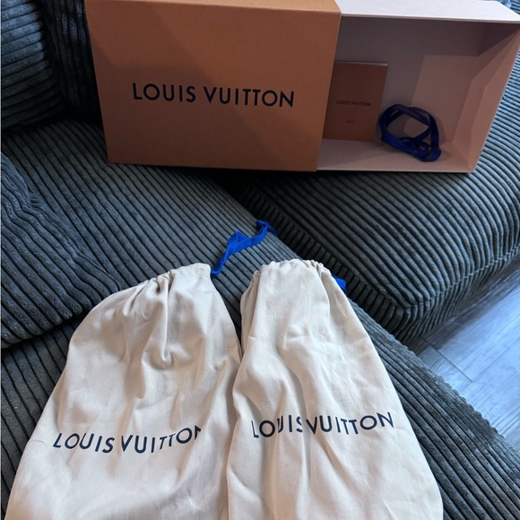 EUC💕100% AUTHENTIC LV SANDALS💕RARE & GORGEOUS - Picture 15 of 16